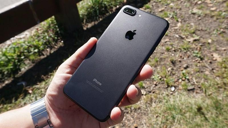 Đánh giá chi tiết iPhone 7 Plus (iOS 13)