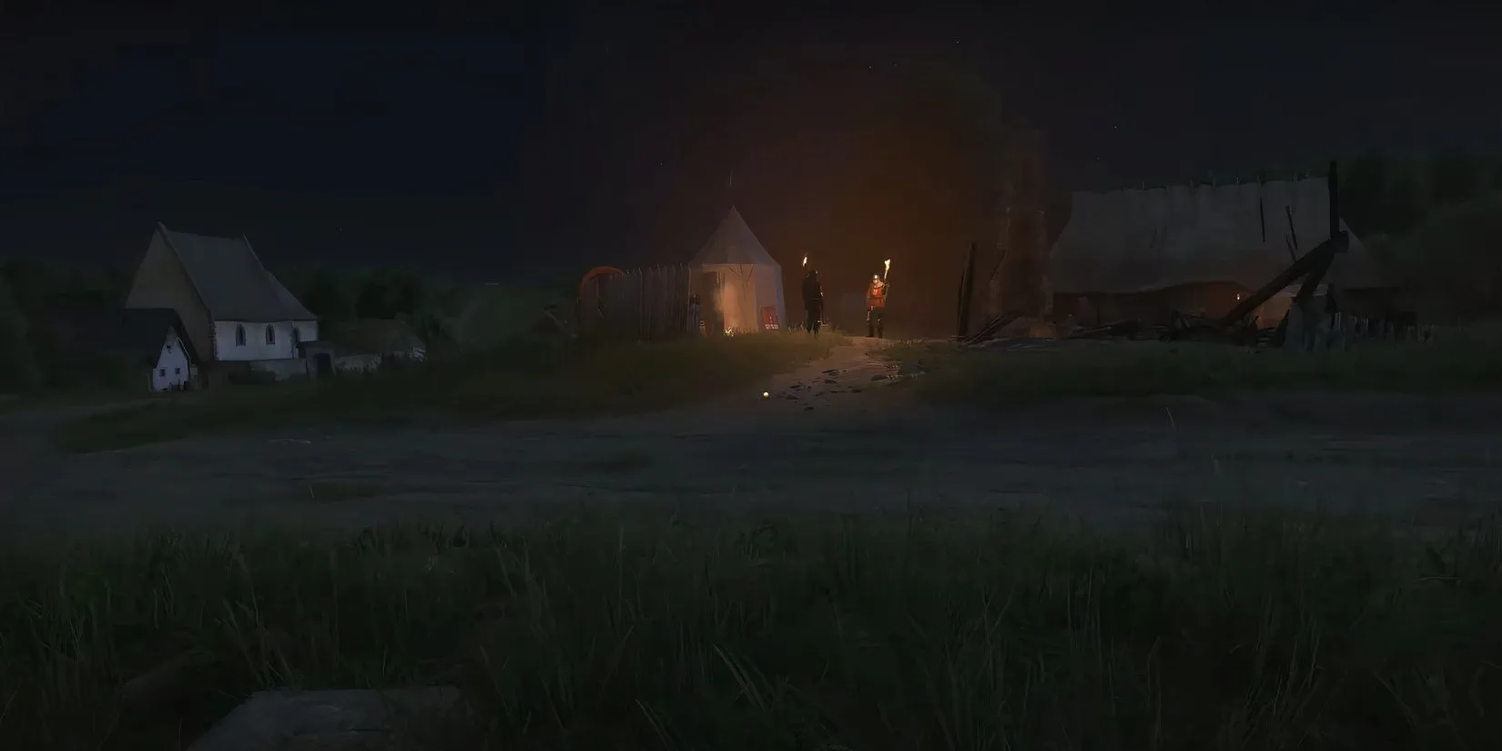Henry lén lút di chuyển qua trại địch ở Suchdol trong nhiệm vụ The Reckoning của Kingdom Come Deliverance 2