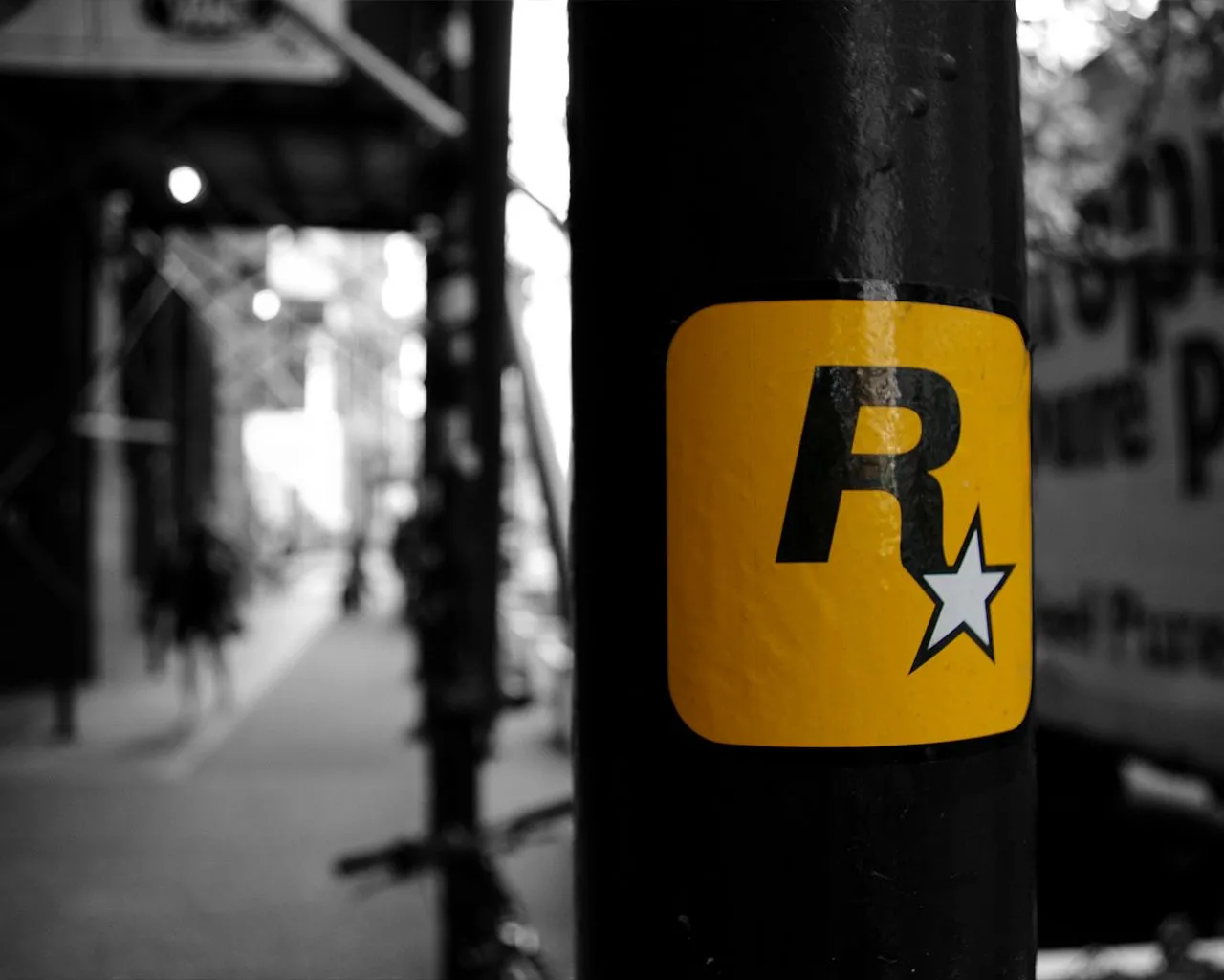 Hình nền biểu tượng Rockstar Games tại khu trung tâm thành phố
