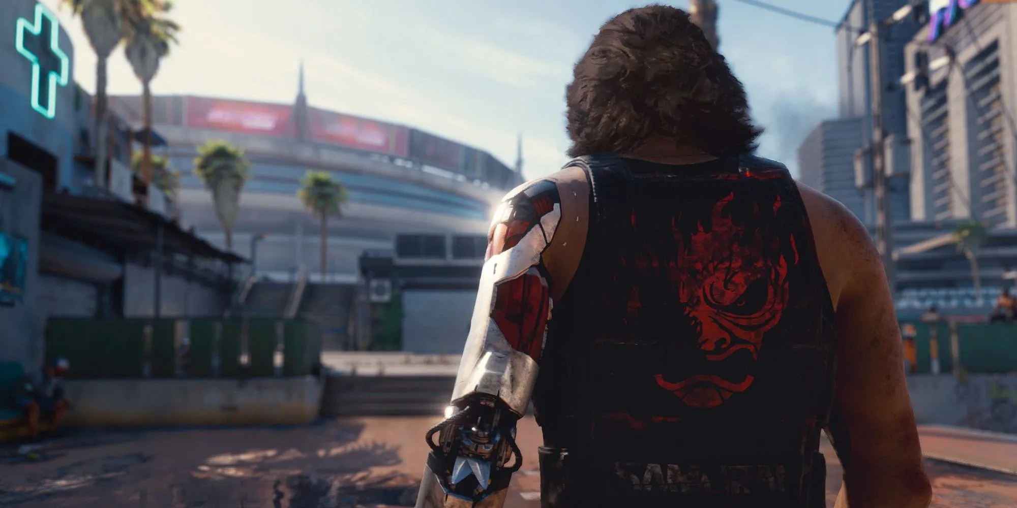 Johnny Silverhand trong Cyberpunk 2077 đang đi xuống một con phố