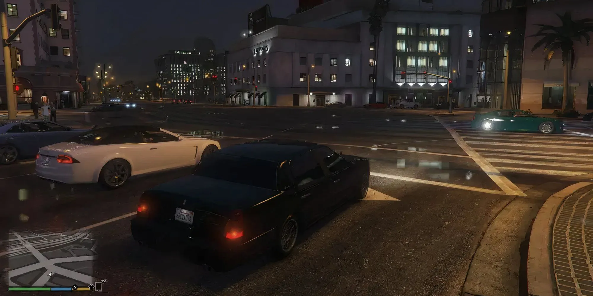 Một chiếc ô tô đang chạy trên đường phố vắng vẻ trong GTA 5 vào ban ngày