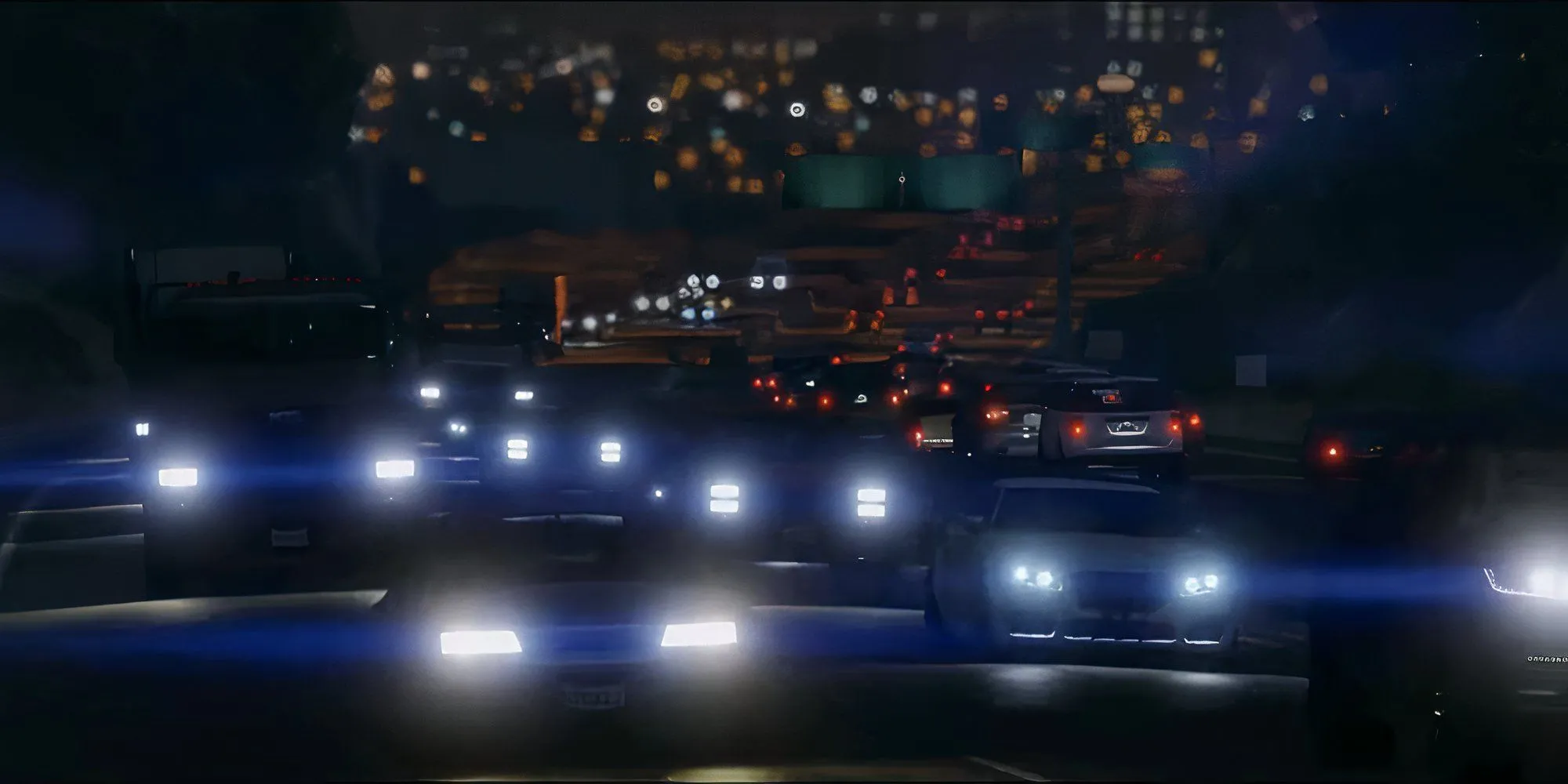 Một con đường cao tốc đông đúc xe cộ trong game GTA 5