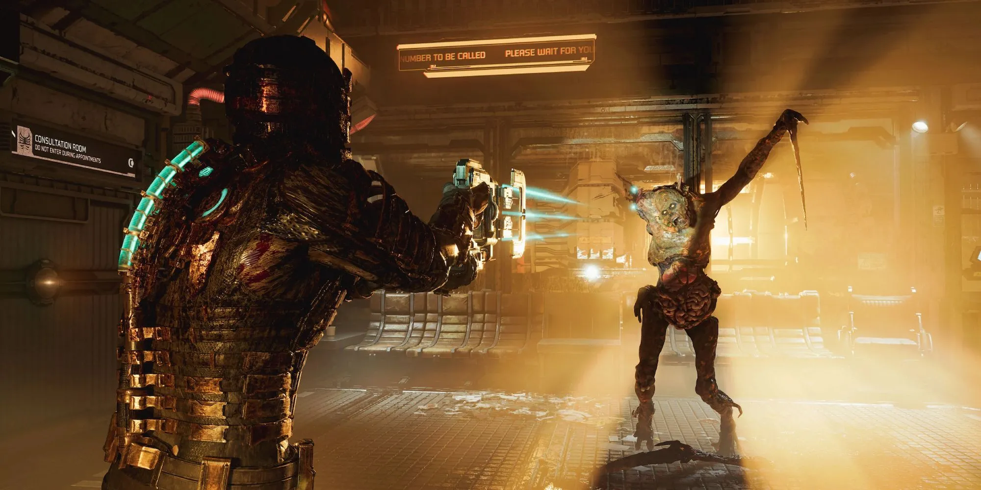 Nhân vật Isaac Clarke trong Dead Space Remake đang chiến đấu với quái vật Necromorph trên tàu vũ trụ
