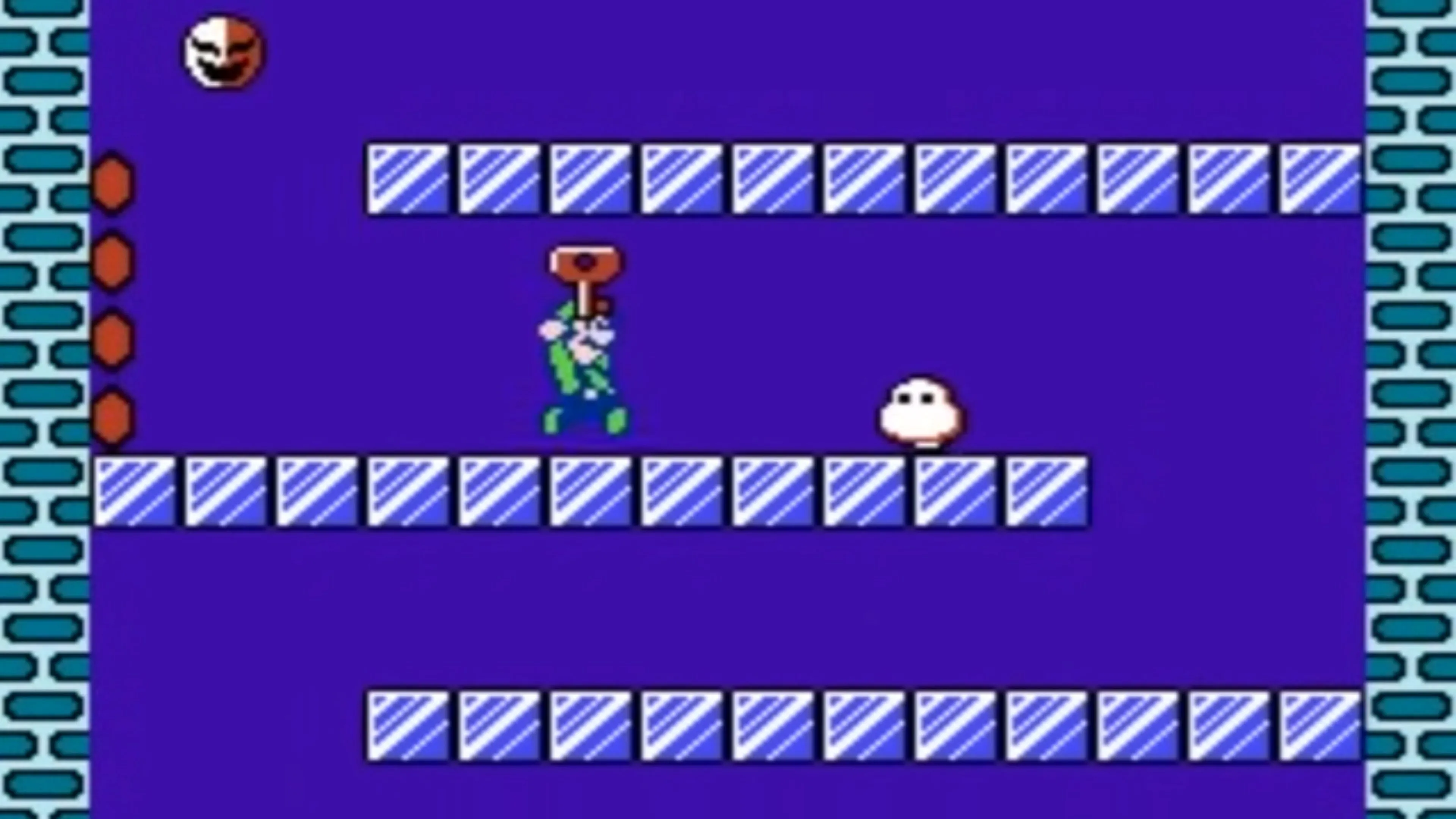 Nhân vật Mario cầm chìa khóa chuẩn bị mở cửa trong Super Mario Bros. 2