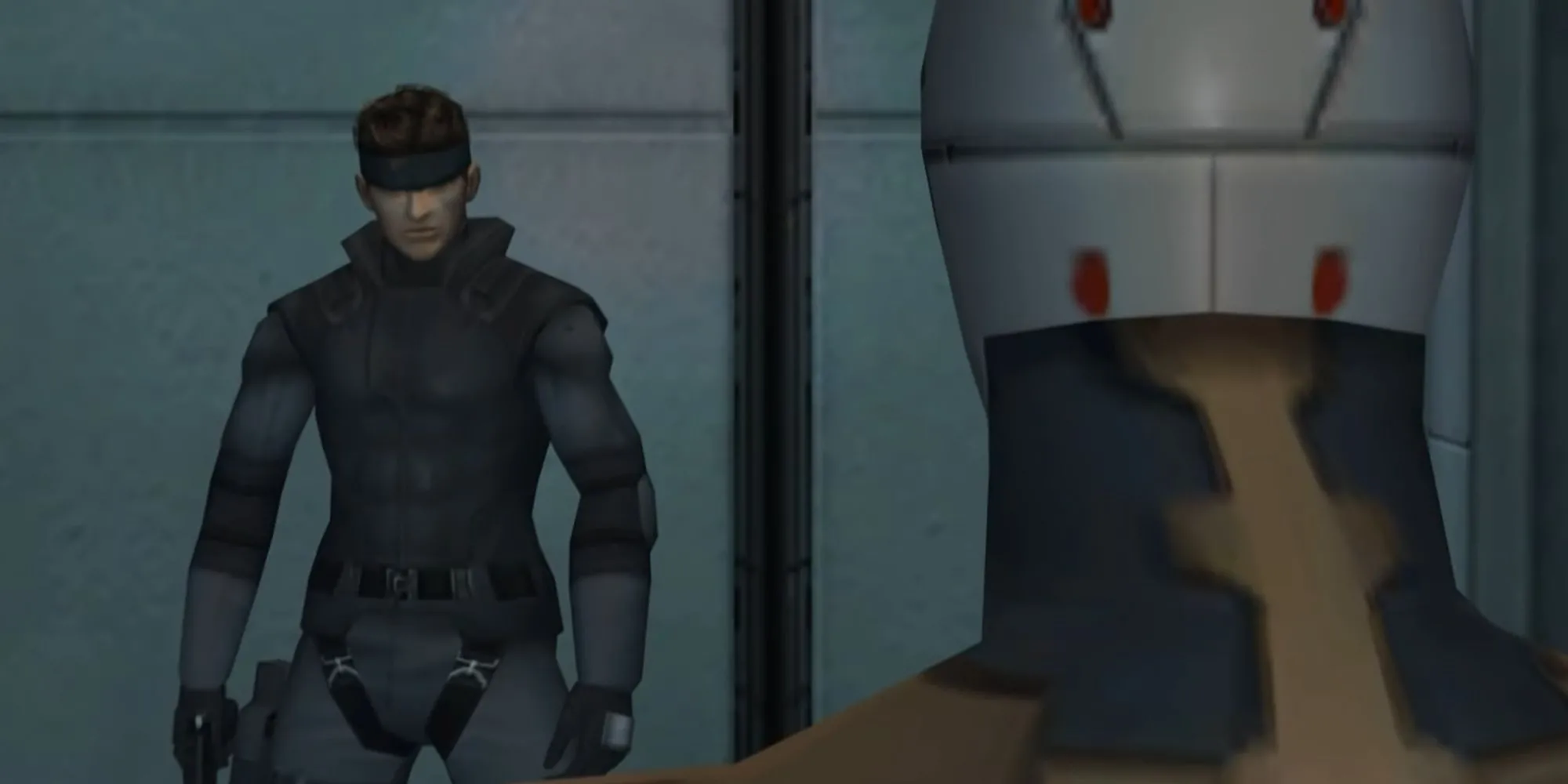 Snake nhìn chằm chằm vào Cyborg Ninja trong một đoạn cắt cảnh kịch tính của Metal Gear Solid: The Twin Snakes
