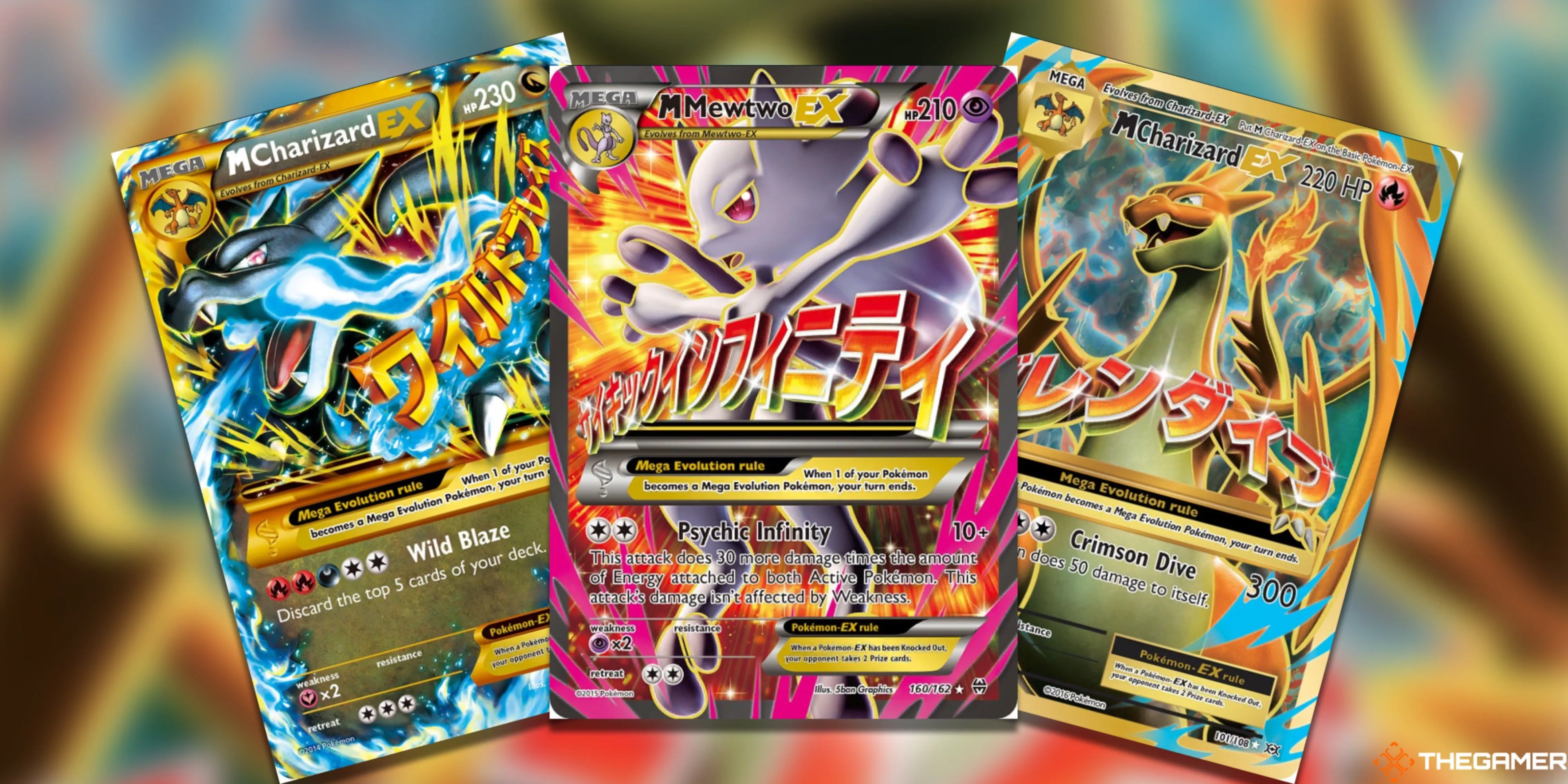 Ba thẻ bài Mega Pokémon EX (Charizard X, Mewtwo Y, Charizard Y) được xếp quạt trong Pokémon TCG, tượng trưng cho kỷ nguyên Mega Evolution.