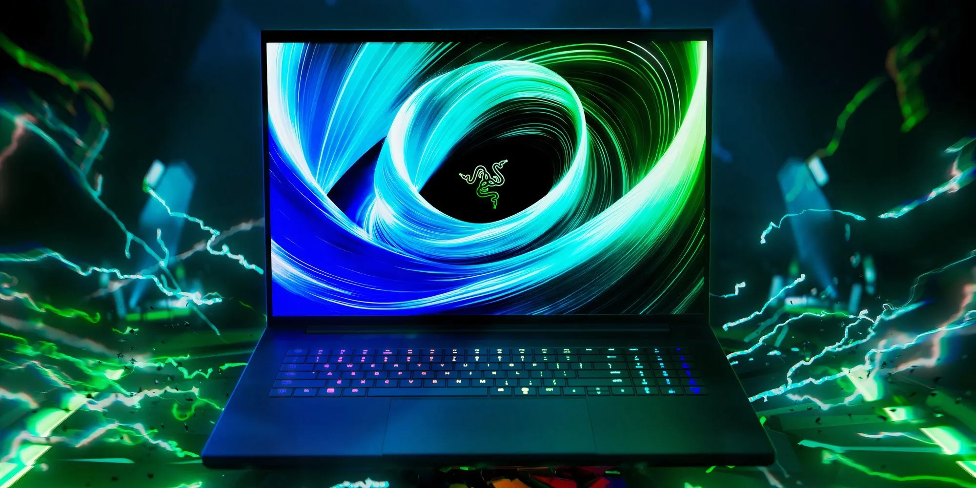Laptop Razer Blade kết nối với Razer Thunderbolt 5 Dock hoặc Razer Core X V2, minh họa giải pháp nâng cấp hiệu năng laptop gaming