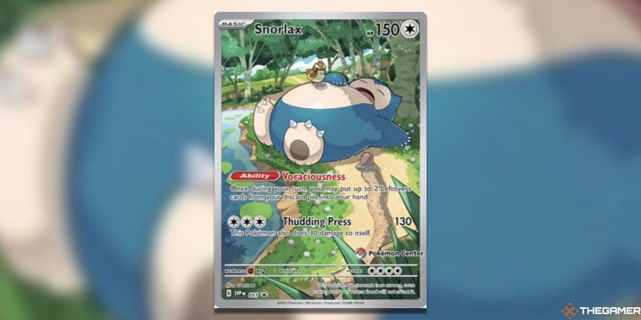 Thẻ bài Snorlax độc quyền Pokemon Center trong bối cảnh bộ 151