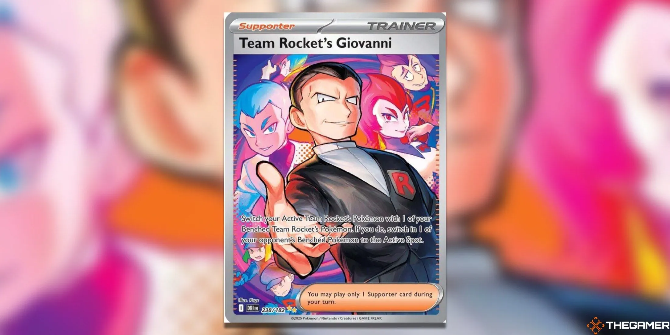 Thẻ bài Team Rocket’s Giovanni – Special Illustration Rare từ bộ Pokémon TCG Destined Rivals, miêu tả Giovanni cùng Archer và Ariana.